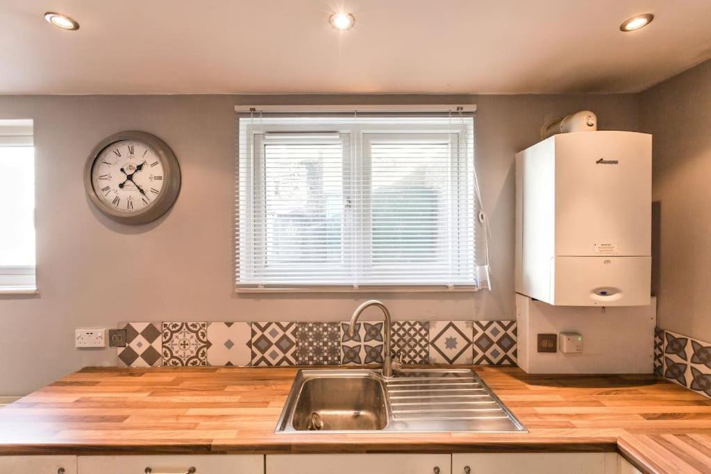 Charming Apartment In Deal Near The Beach & Town Exterior foto